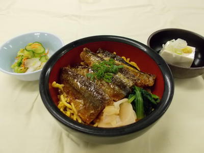 サンマの蒲焼風丼.JPG