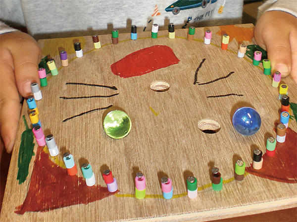 No.10 木工クラフト作って遊ぼうビー玉のコリントゲーム