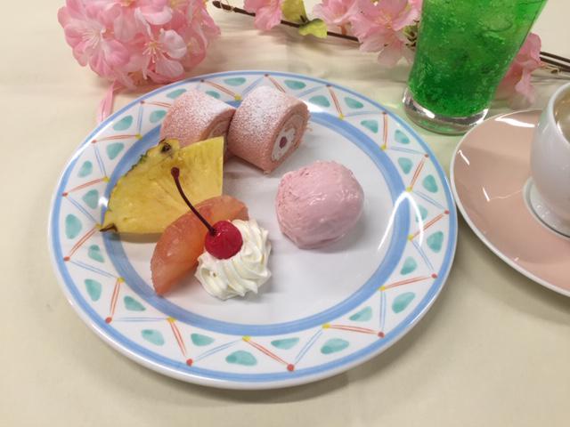 桜ロールケーキ.JPG